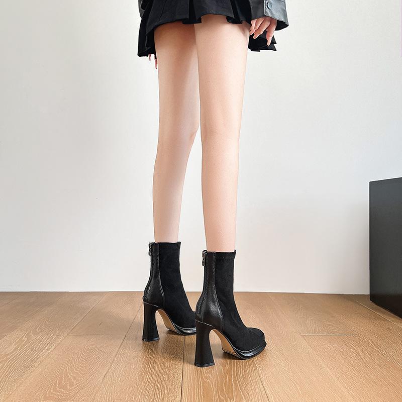 

Korean version waterproof table high heels autumn and winter 2025 new suede short boots thick heel thin boots black square head short boots women 34 чёрный