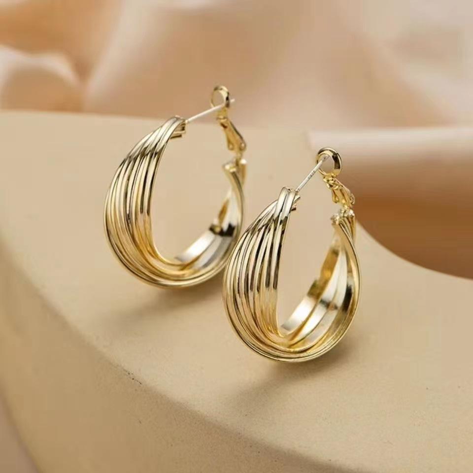 Elegant Metal Hoop Earrings Woman Vintage Geometric Chunky Round Retro Statement Earrings Jewelry Brincos Gift