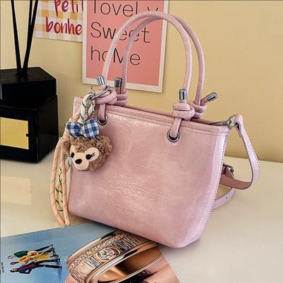 Versatile Glossy Soft Leather Portable Bucket Bag Women's New Fashion and Leisure Commuter Shoulder Messenger Bag