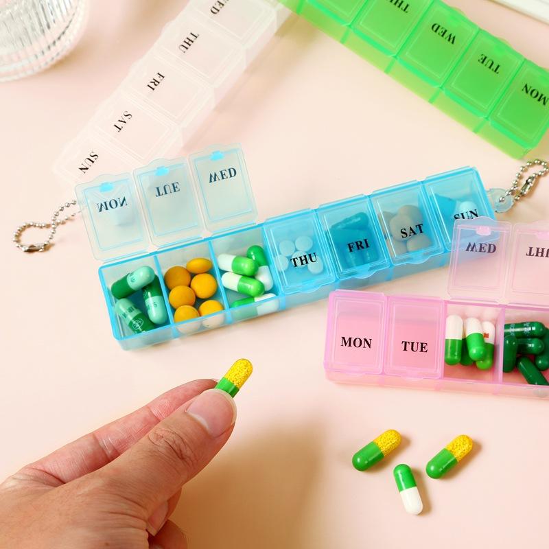 5 Stück Plastik-Pillendose Tragbar Exquisit Dreifarbig Kunststoff 7 Tage Kleine Pillen Medikamentenaufbewahrungsbox Medikamententrennung
