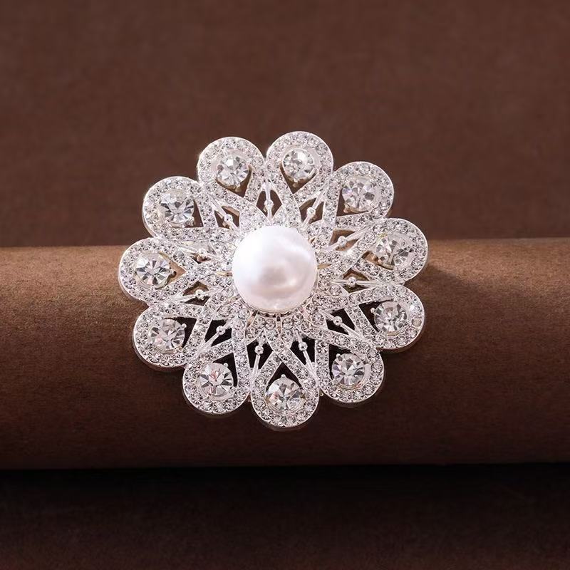 Magnetic Brooch Flower Design Pearl Center Fashion Shirt Collar Pin Magnetic Clasp Elegant Accessory for Women