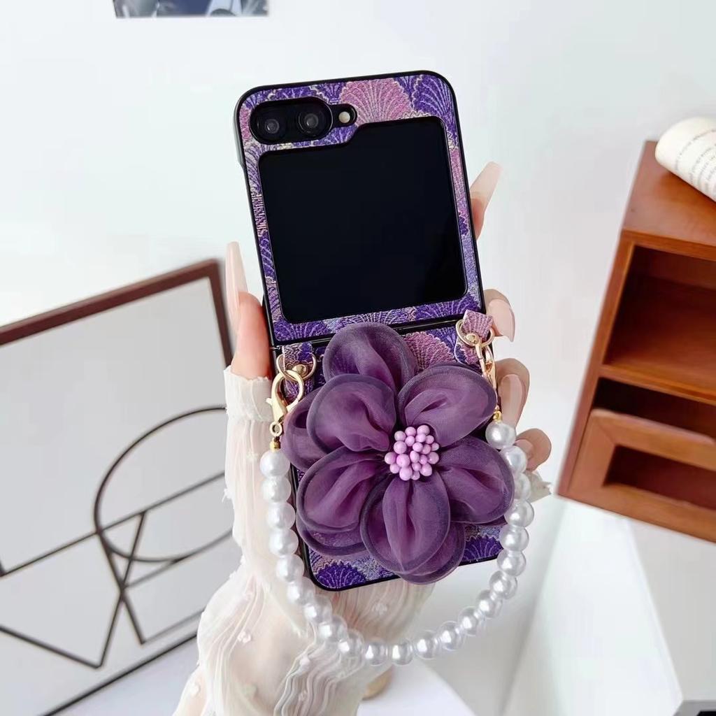 Shell Patterned Lace Flower Pearl Bracelet Phone Case