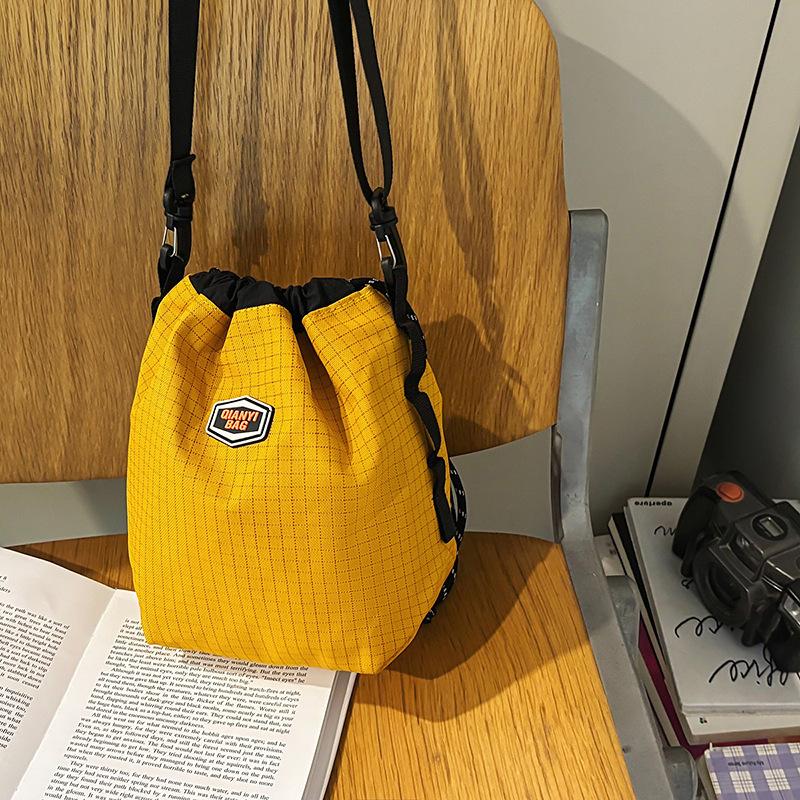 Women's Summer New Large-capacity Outdoor Travel Shoulder Bag Summer Messenger Small Bag Nylon Bucket Mobile Phone Bag