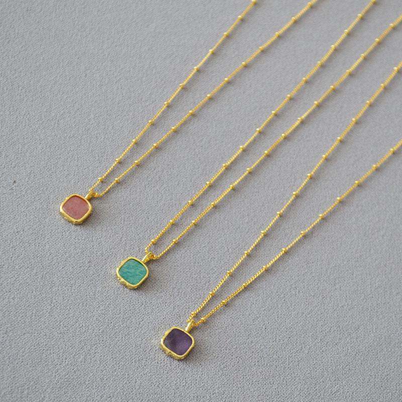 European & American Minimalist Geometric Stone Layered Necklace – Gold-Plated Brass Square Design
