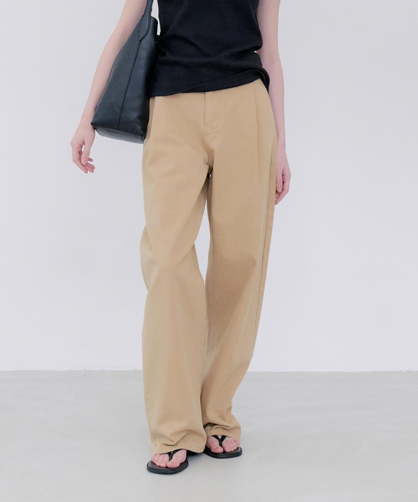 NOTIA 7S One Tuck Denim Pants - Beige