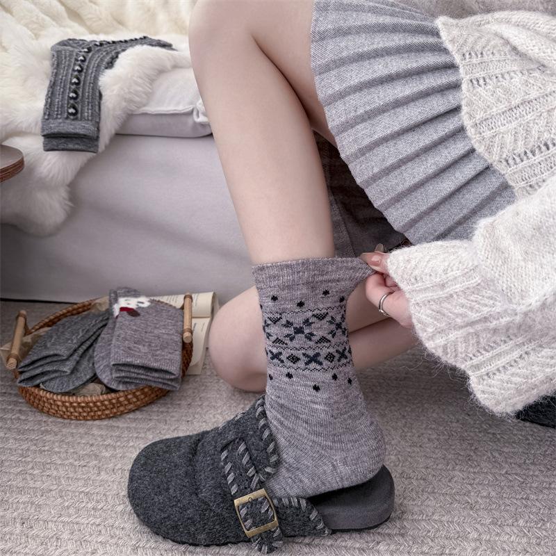 Autumn and Winter Wool Socks, Cute Cartoon Red Hat Dog Mid-calf Socks, Thickened and Warm, School-style Pile Socks