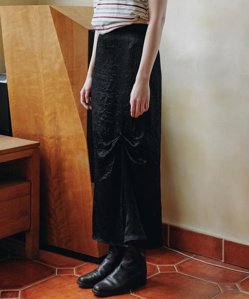 ANDNEEDS Pin Satin Skirt (Black)