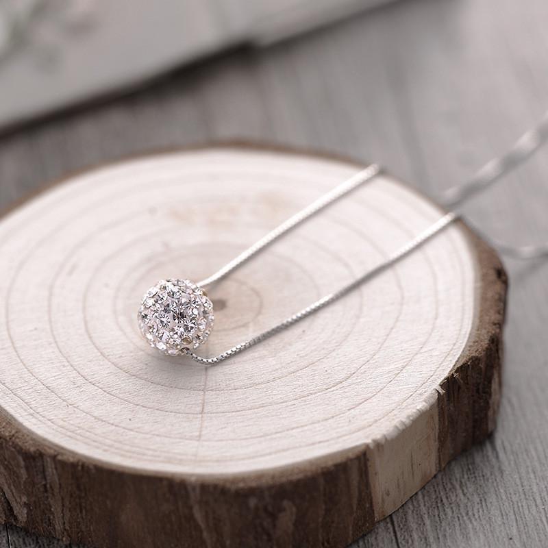 Colares com Pingente de Bola da Sorte de Cristal de Zircônia Diamante Simples Deslumbrantes Joias para Mulheres Gargantilha Presente Fofo