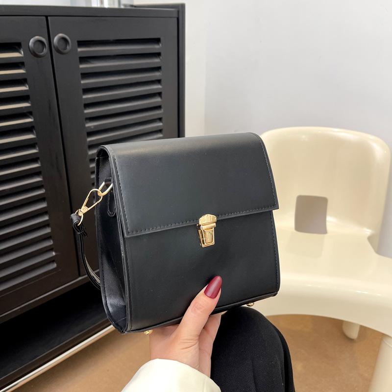New Solid Color Retro 2025 Autumn New Trendy Texture Fashionable Simple Crossbody Shoulder Small Square Bag Women
