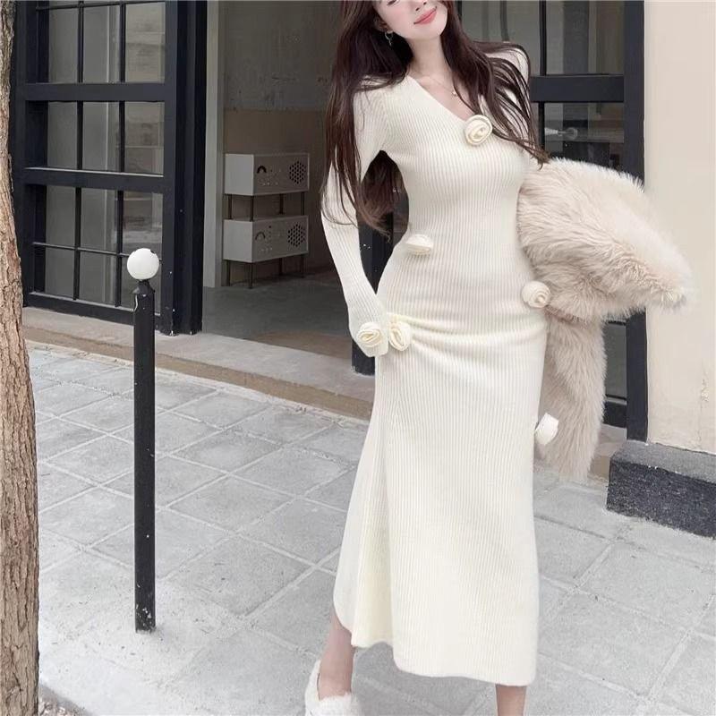 

Autumn French Retro Knit Dress with 3D Floral V-Neck Sweater Long Skirt Medium абрикосовый