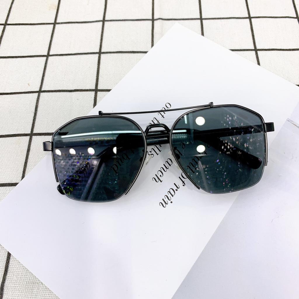 Children'S Sunglasses, Men'S And Women'S Comfortable Uv400 Sunglasses Uv-Proof Box Decorative Glasses B102