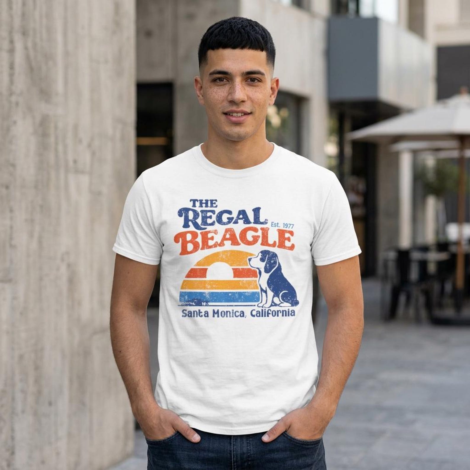 Vintage The Regal Beagle Est 1977 T-Shirt; Santa Monica California Tee; Retro 70s TV Pub Top M