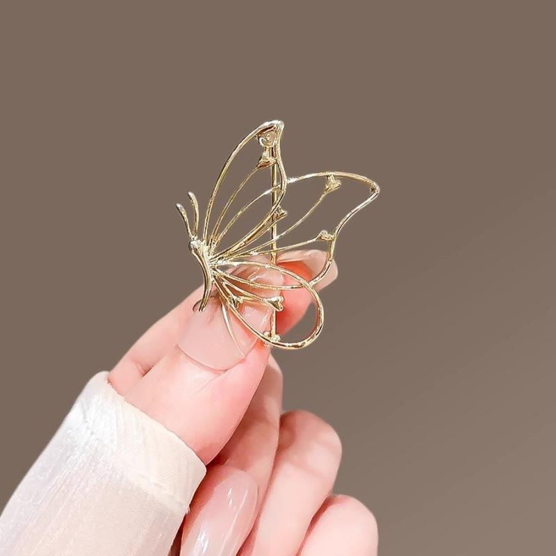 Cute Metal Butterfly Brooches For Women Elegant Hollow Out Smooth Butterfly Pin Fine Design Easy-Match Party Office Brooch Pins