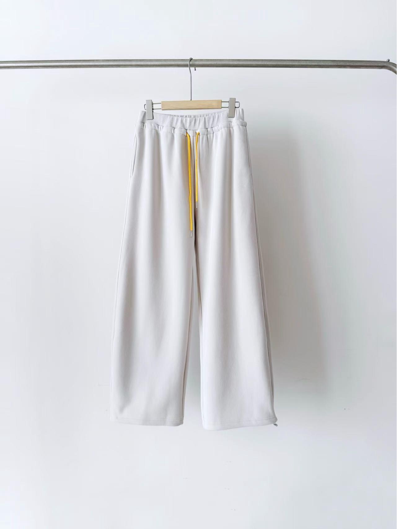 

Women s Fleece-Lined Sweatpants with Contrast Embroidery, Two-Way Wear, Slimming, Wide-Leg, Thick for Autumn and Winter. Medium