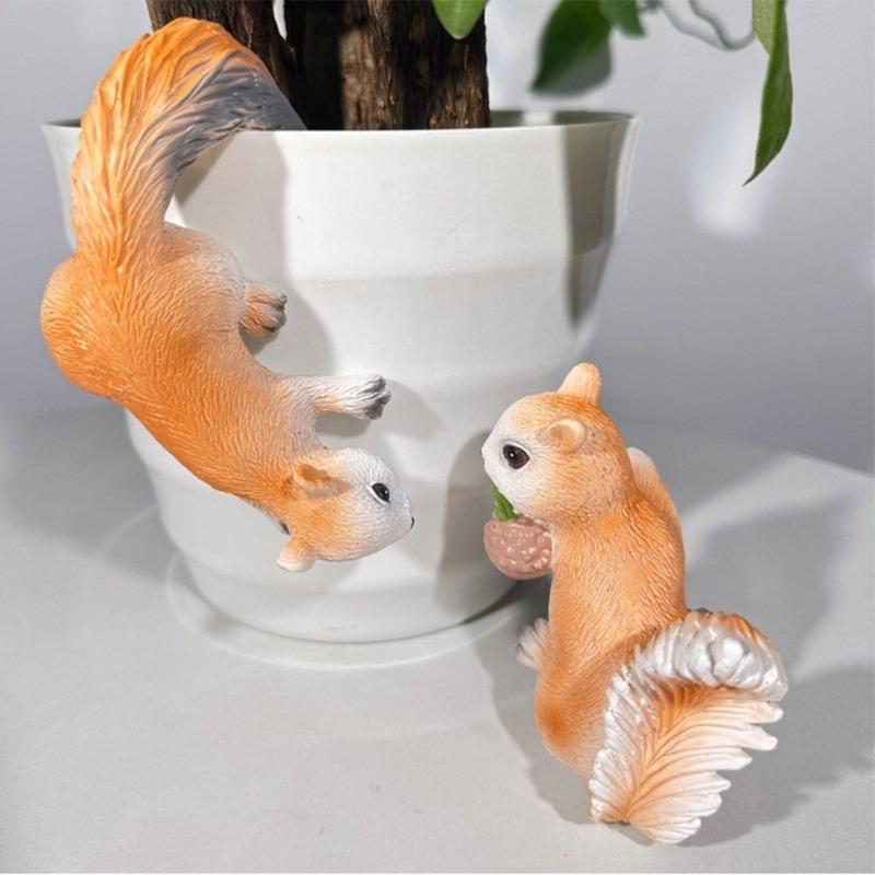 Pack of 2 Cute Squirrels Hanging Figurines Planter Hangers Resins Animal Statues for Indoor and Outdoor Decoration