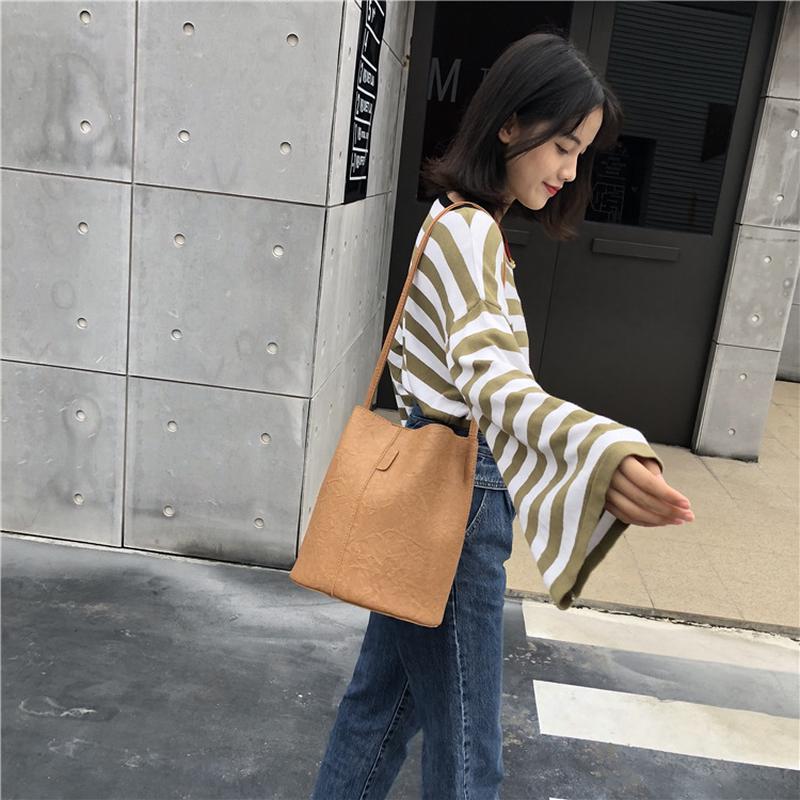 Umhängetasche aus weichem Leder im Vintage-Stil