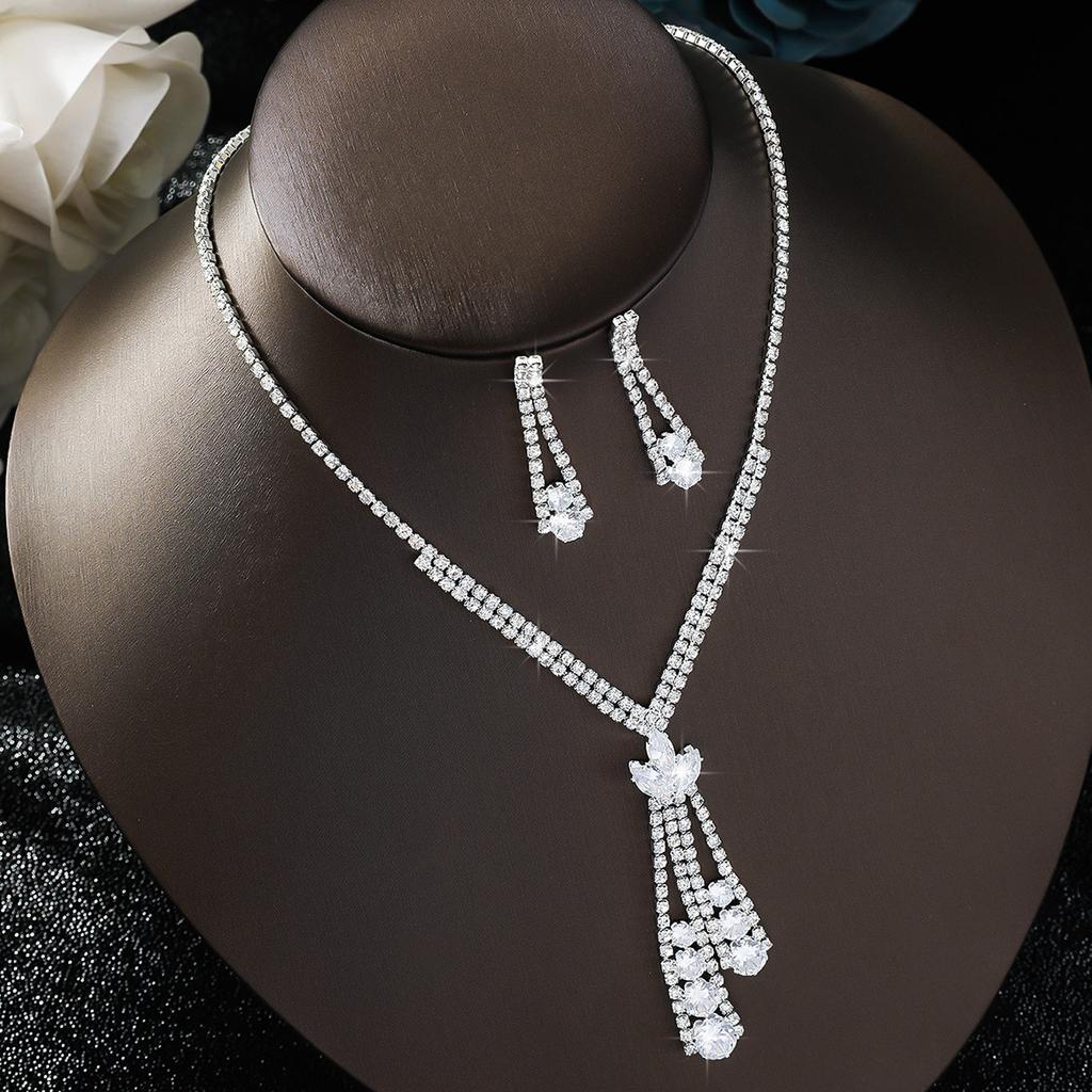 Blume Voll Diamant Zirkon Halskette Set Leichter Luxus Brautschmuck Hochzeitskleid Schmuckset Bankett Damen Accessoires