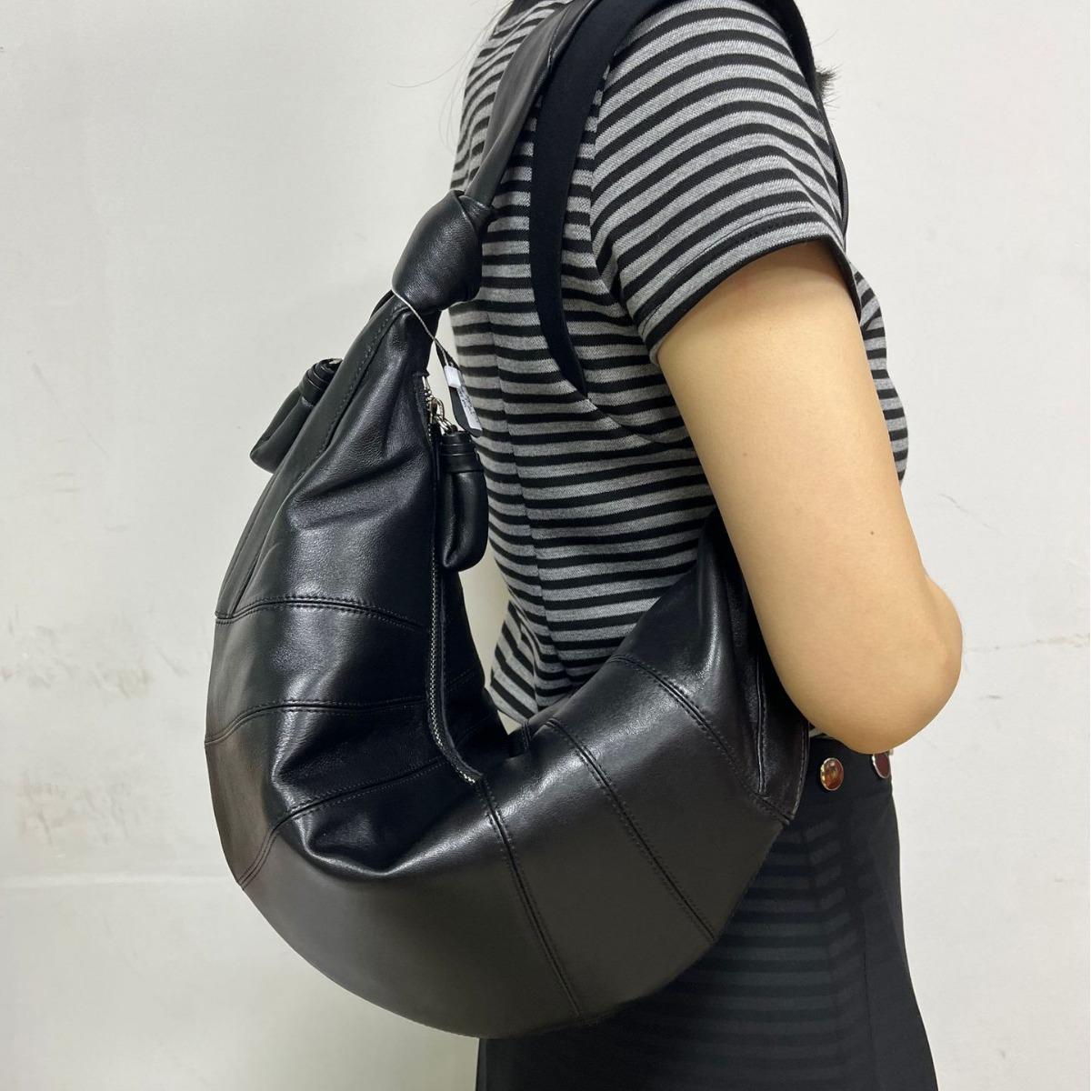 Sac à croissants en cuir d'agneau LEMAIREL - Sac à main tendance haut de gamme et neutre 41x26x7 cm with logo brun foncé