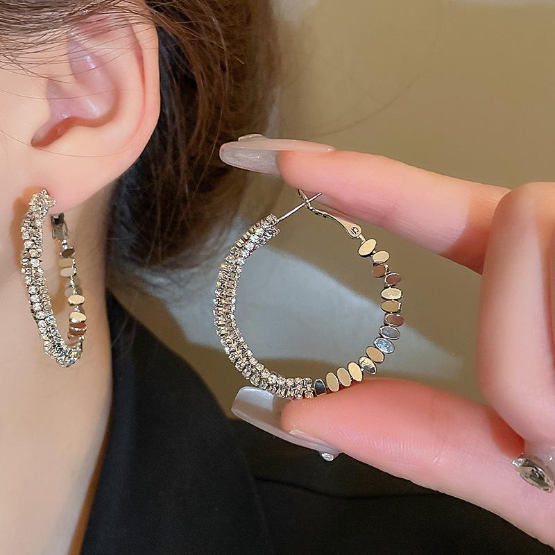 Kolczyki Koła Geometryczne z Diamentami Silver Needle - Luksusowy, Wysokiej Klasy Design z Nowoczesnym, Wyrafinowanym Stylem