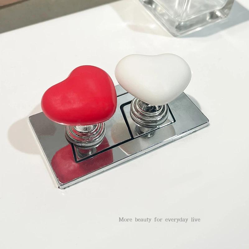 1Pcs Bathroom Water Tank Buttons Heart Shape Toilet Presser Love Toilet Press Button Bathing Room Decor Nail Protector