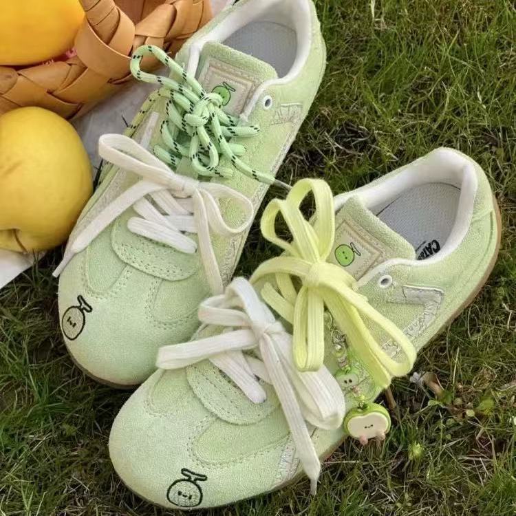 

Popular autumn devil fairy purple butterfly racing shoes 2025 new low-top thin-soled German training board shoes female adult spot 40