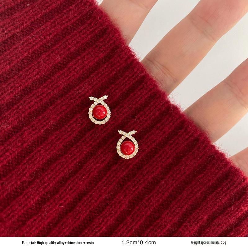 French Retro Pearl Plaid Earrings: Luxury Korean Studs for Women