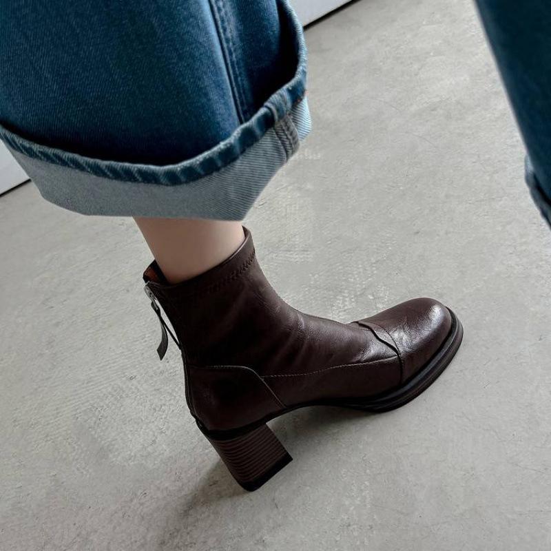 Autumn and Winter Women's Leather Boots Solid Color Large Size Women's Boots Leather Martin Boots Cowhide New Round Head Versatile Low Boots Women