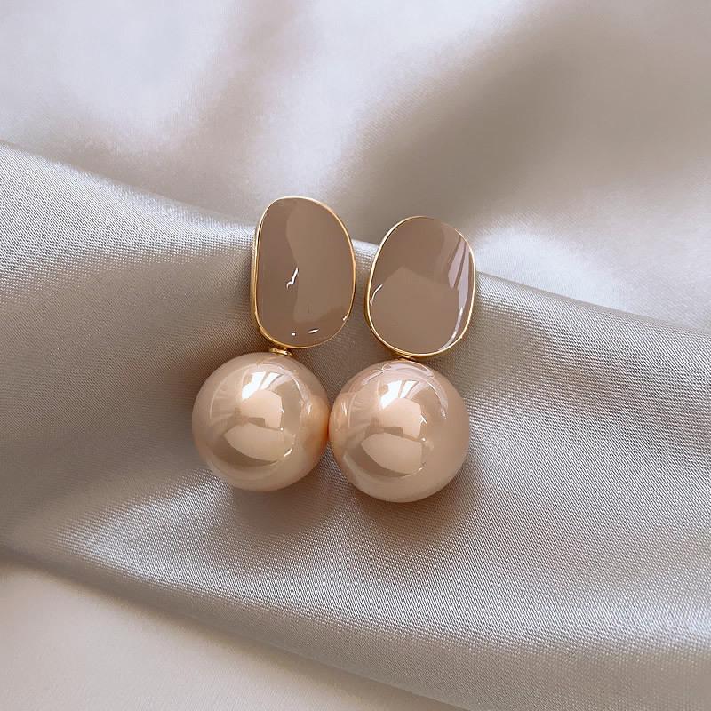 Vintage French Butterfly & Pearl Tassel Earrings - Elegant and Versatile Women's Studs