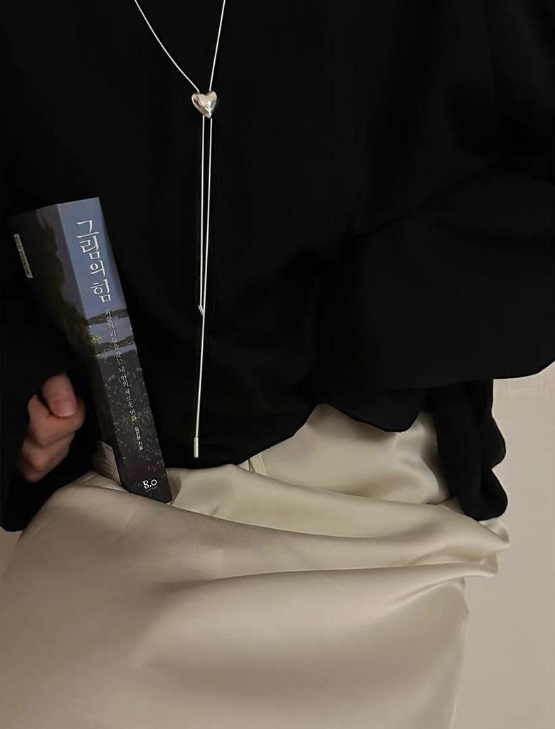 Korean S925 Sterling Silver Heart Snake Bone Sweater Chain: Autumn/Winter Fashionable High-End Choker.