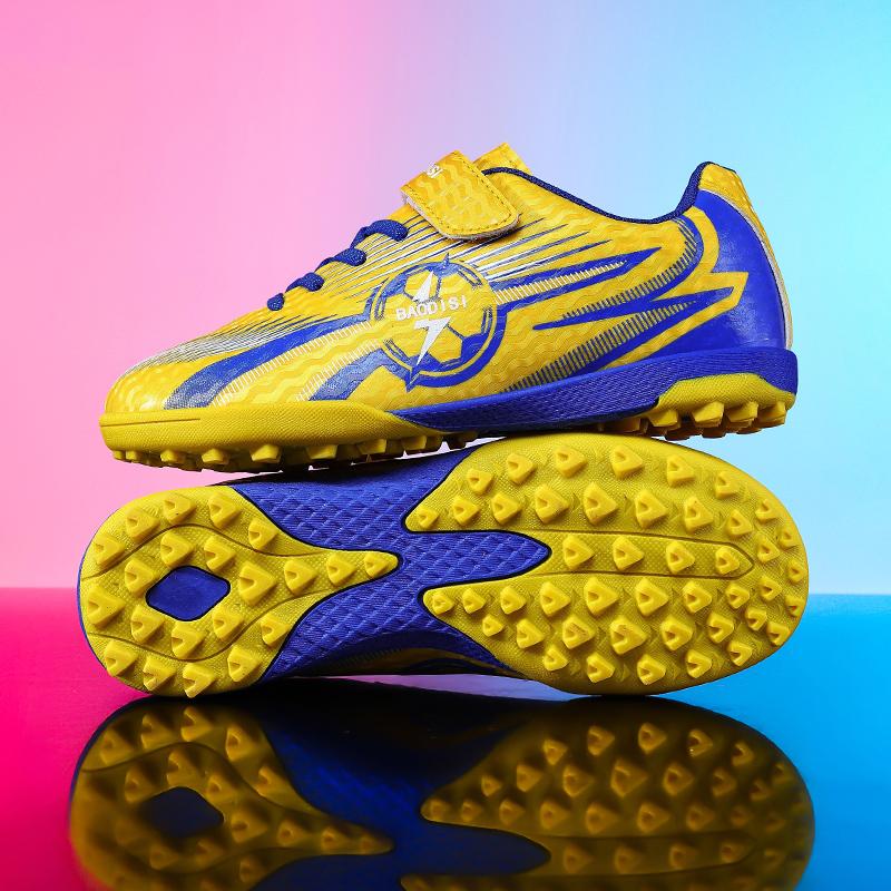 New Kids Professional Football Boots FG Match Grass Soccer Shoes Training Shoes Ultralight Cleats Boys Non-Slip