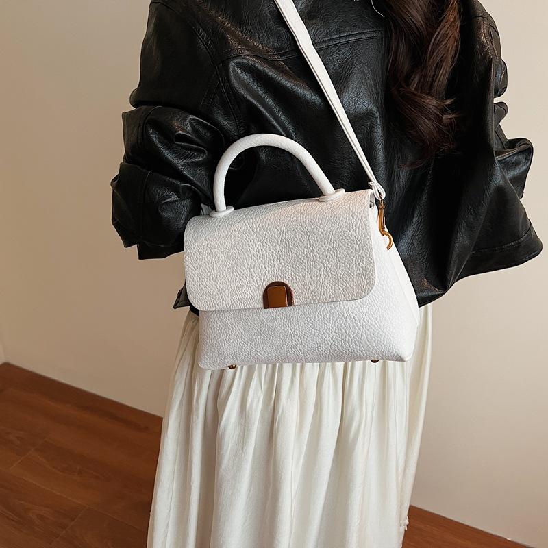 New Messenger Small Square Bag Women's 2025 Summer Korean Version Simple Foreign Style Fashion Commuter Shoulder Bag Portable Women's Bag