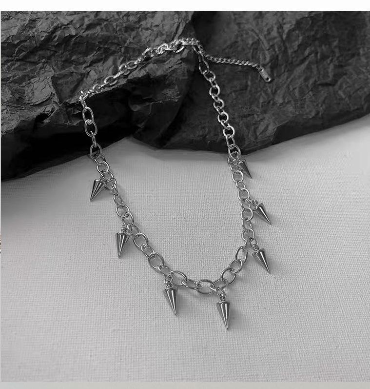 Stainless Steel Gothic Rivet Necklace Punk Silver Tassel Necklace Collarbone Chain Fashion Jewelry Gift 18inches&Neo-Gothic