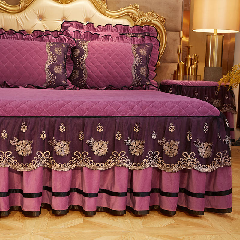 Einfarbige Luxus-Tagesdecke aus dickem, gestepptem Samt, Queen-Size-Größe, Spitzenstickerei, kurzer Plüsch-Bettrock, nicht im Lieferumfang enthalten. Kissenbezug