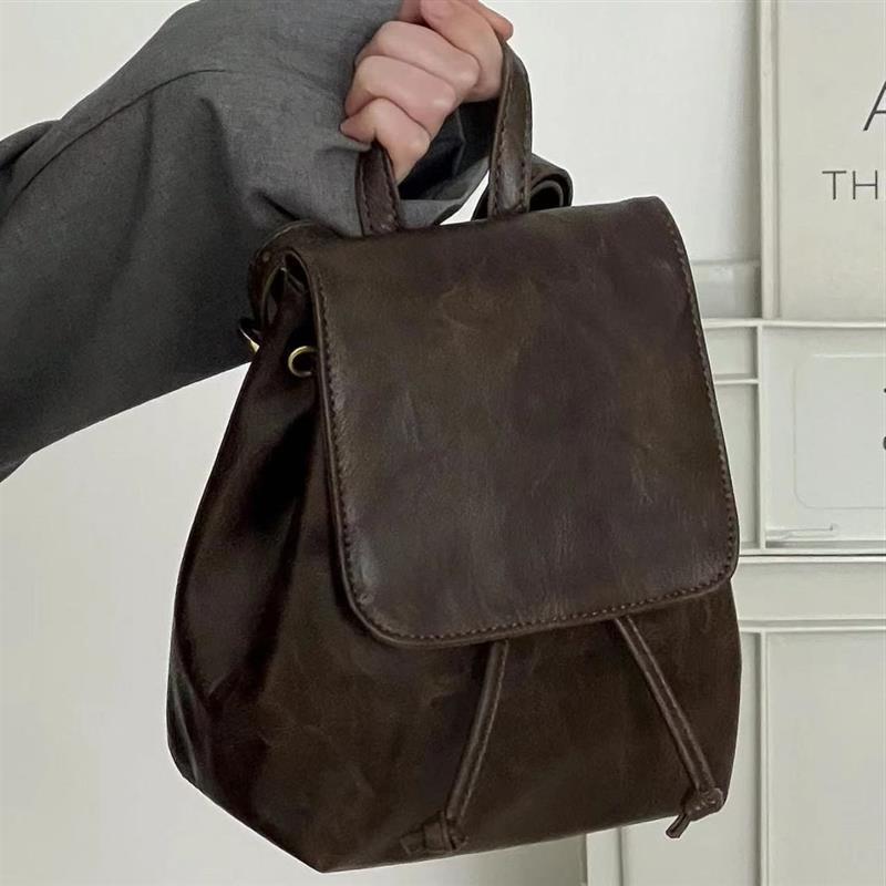 

Xiaohongshu тот же маленький ретро американский коричневый рюкзак BM2024 новый простой универсальный сумка через плечо коричневый