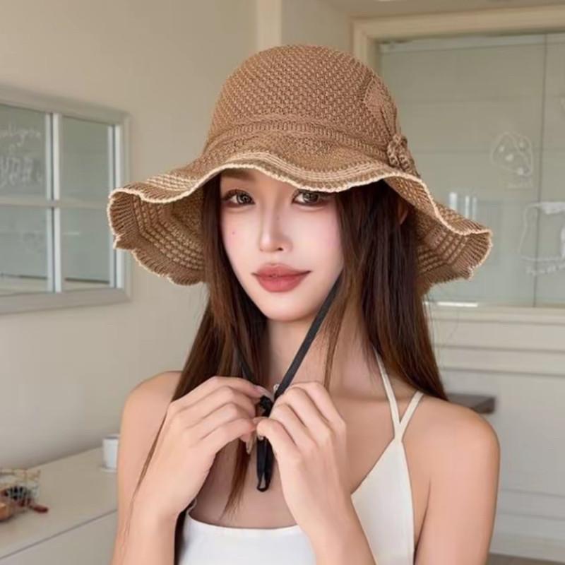 Women Floral Crochet Bucket Hat Ruffle Wide Brim Sun Hat with Chin Strap Breathable Hollow Knit Fisherman Cap for Outdoor Travel Sun Protection