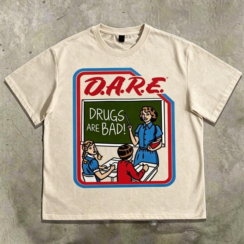 Men's T-shirt with Retro DARE Slogan Pattern Printed Short Sleeved T-shirt and American Street Style Round Neck Men's Casual Top