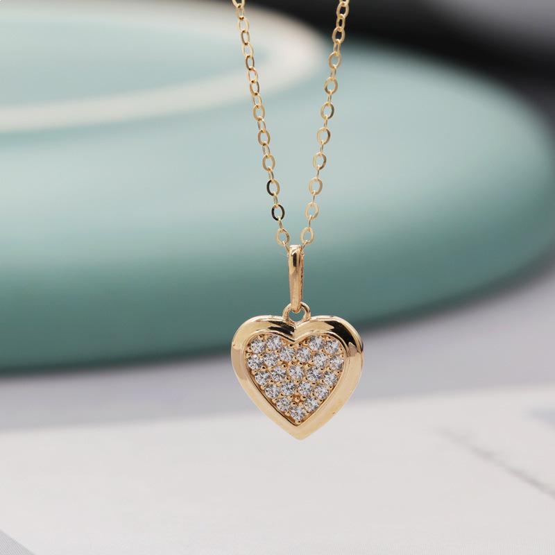 Sweetheart 18K Gold-Plated S925 Silver Pendant with Cubic Zirconia Heart, Versatile Clavicle Chain for Women.