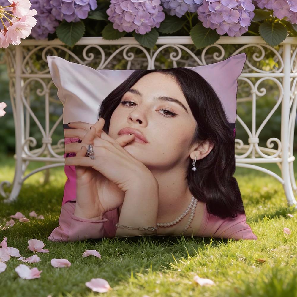Singer G-Gracie Abrams Cushion Cover Home & Car Dual-Scene Pillow Cover: Reversible for Premium Comfort