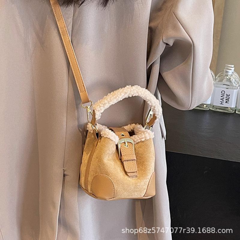 Shoulder bag women's 2025 autumn/winter new casual retro plush bag versatile mini bag wool handbag crossbody bag