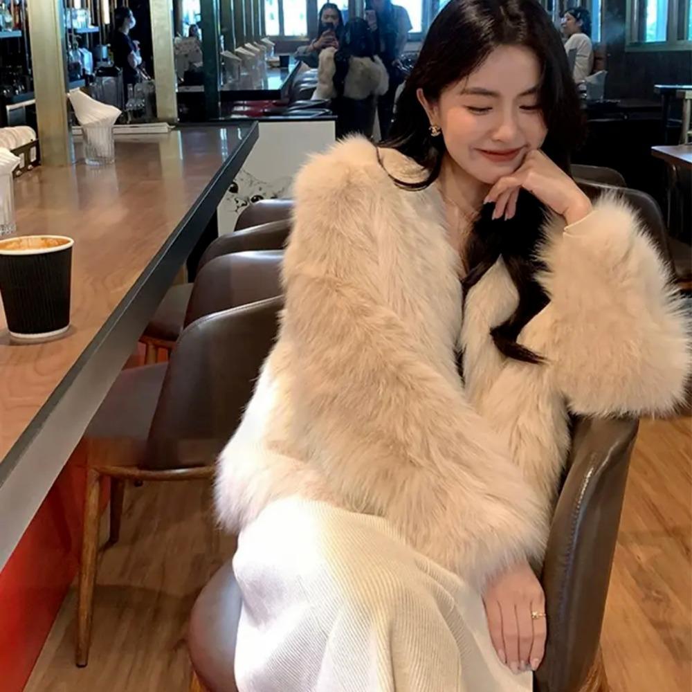 Winter Classic Temperament Lady Plush Short Coat Pure V-neck Casual Style Women's Fox Fur Coat