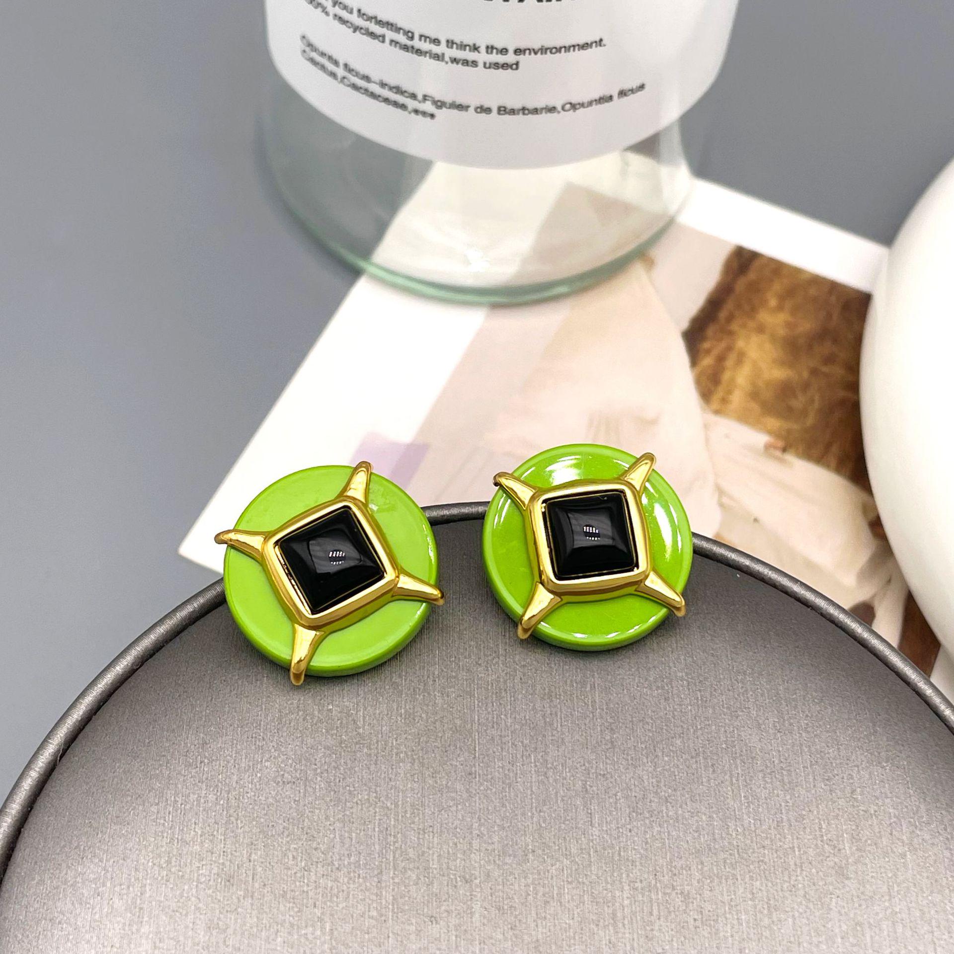 

Korean Style Black Agate Acrylic Stud Earrings - Elegant & Simple