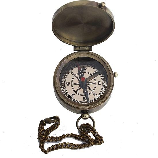 „Denn ICH BIN DER HERR, DEIN GOTT“ – Camping-Kompass mit Gravur und Box als Geschenkkompass