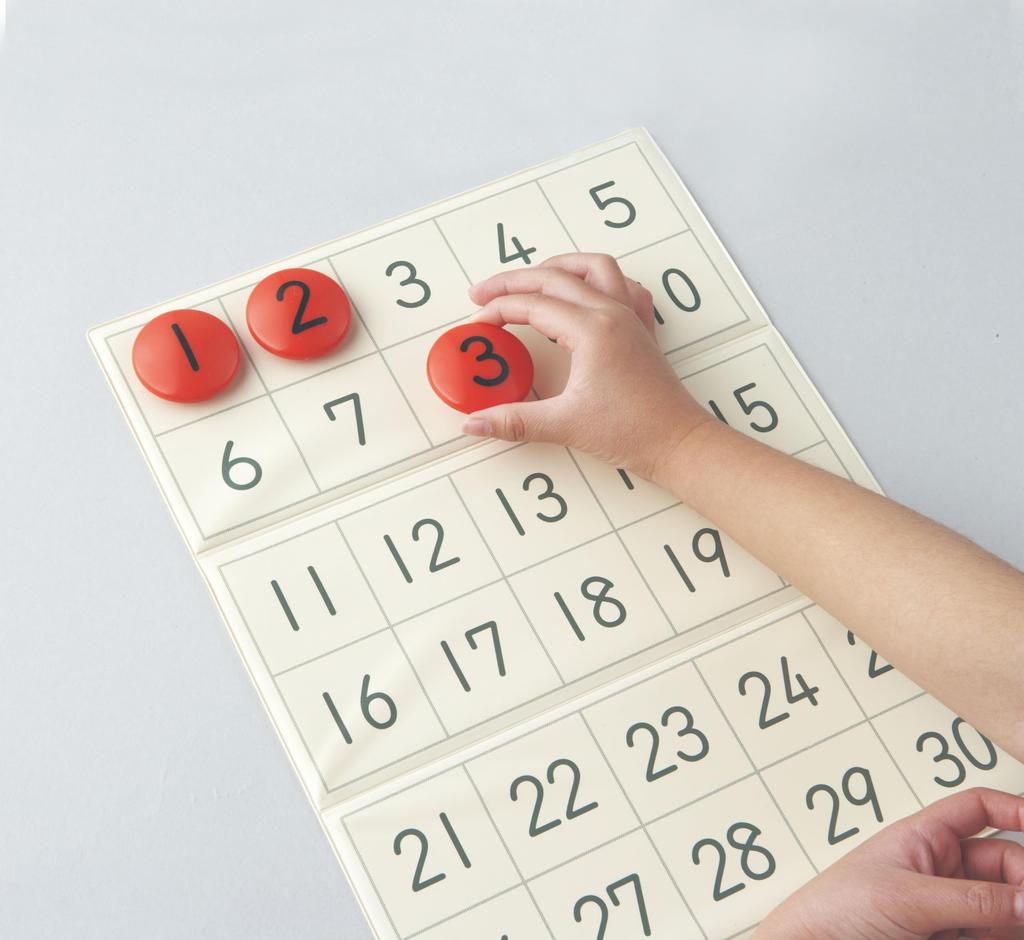 KUMON PUBLISHING Magnetisk tallbrett 30 Pedagogiske leker Matematikk Tallspill Alder og oppover KUMON 1.5 JB-16