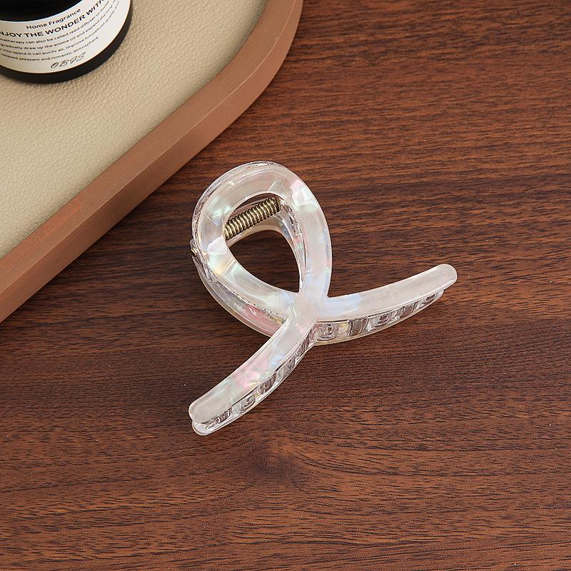 Minimalist Mother-of-Pearl Mermaid Hair Clip: Elegant Ponytail and Shark Clip Accessory
