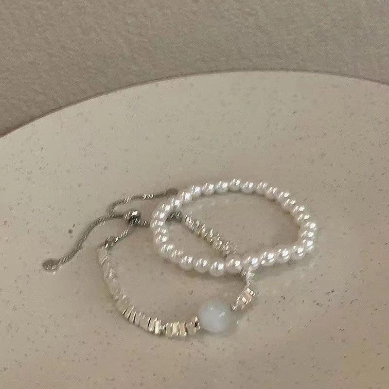 Irregular Luxurious Silver Pearl Bracelet Modern Chic Design For Special Occasions