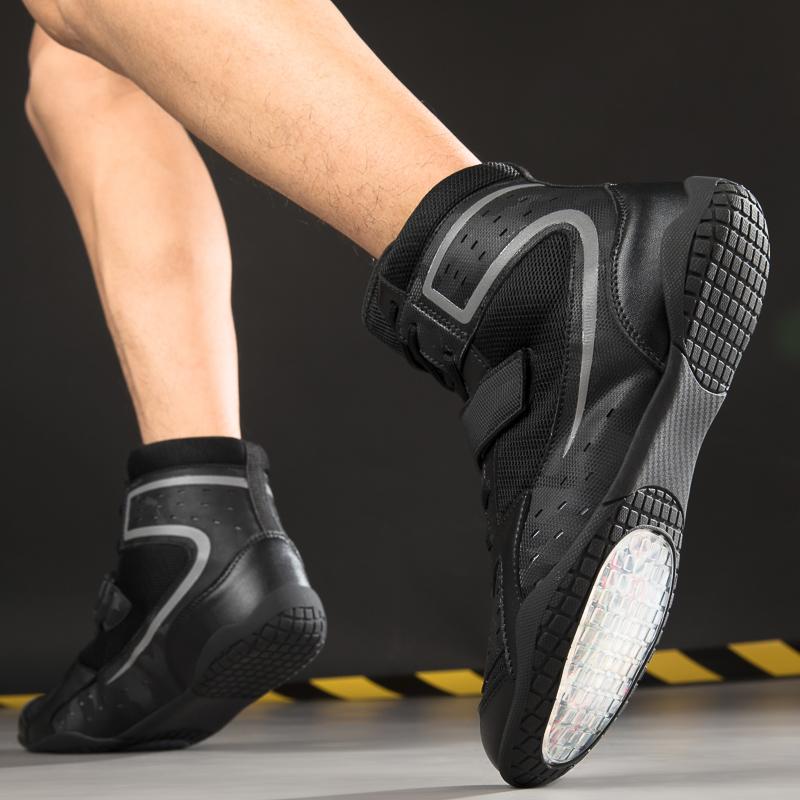 Unisex Boxing Boots High-top Leather Breathable Lightweight Fan Boxing Boots Combat Training Shoe Motorcycle Boots Youth Boxing Shoes