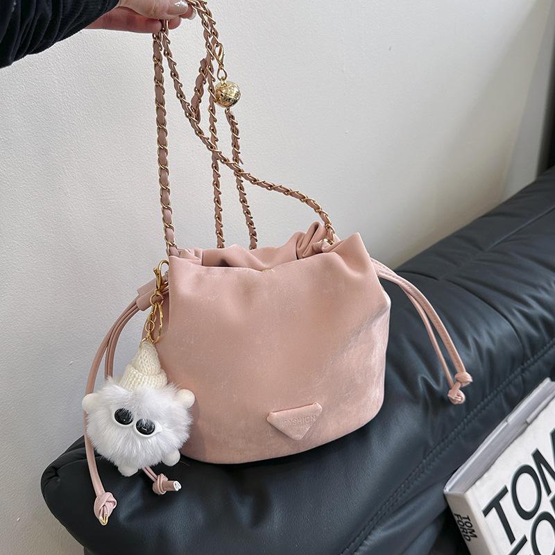 Solid color simple fashion chain small bag women's spring new versatile messenger bag bucket bag