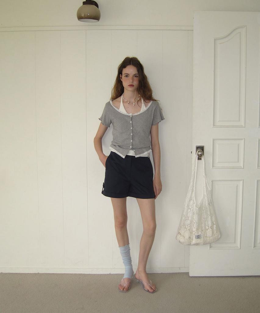 Eopaeleolakaibeu Canny Punching Lace Mini Cardigan - Gray