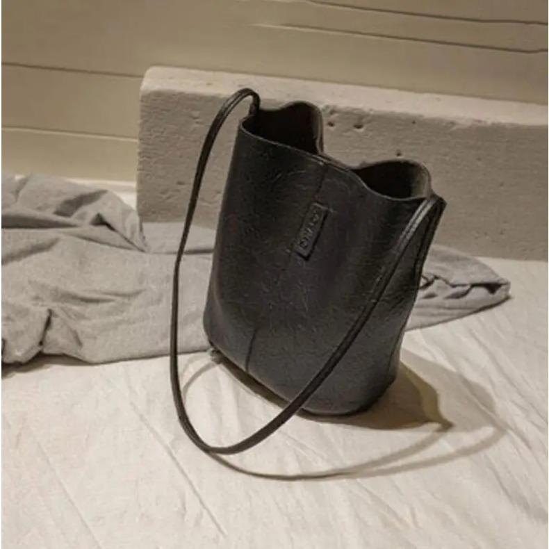 

New Tide Solid Oil PU Material Small Fairy Bag Bucket Bag Casual Wild Single Shoulder Ladies Crossbody Messenger Bag 22x17x25cm