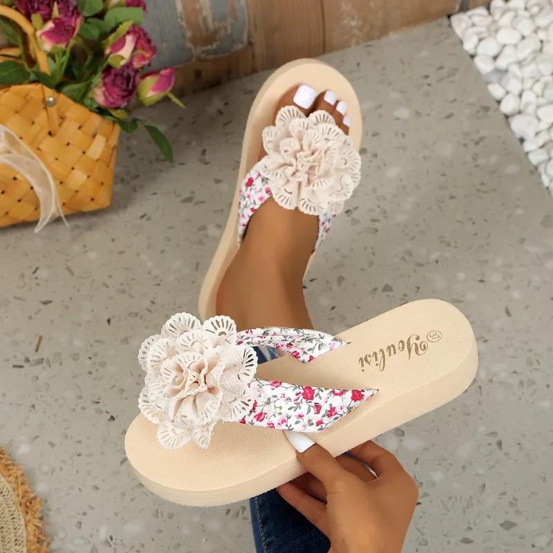 Fashion 2025 Cute Slippers Casual Innovative Design Shoes Soft Seam Lightweight Family Slippers High Quality Exclusive Brand Slideshow
